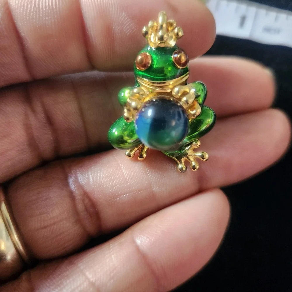 Green Enamel‎ Frog Prince Pendant Gold Tone Iridescent Orb Charm Fairytale